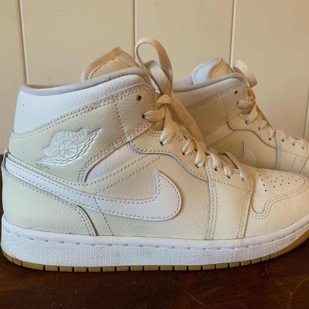 Nike Womens Dunk High, size 8.5, white/cream